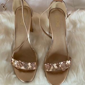 Rose Gold - only 1 day used. Great deal!